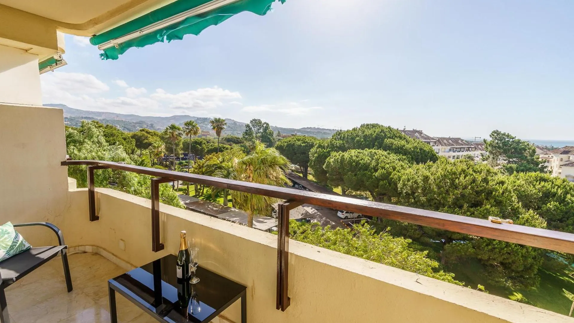 Marbella Este Next Marriott And Nikki B - Happy Rentals 0*,  Spagna
